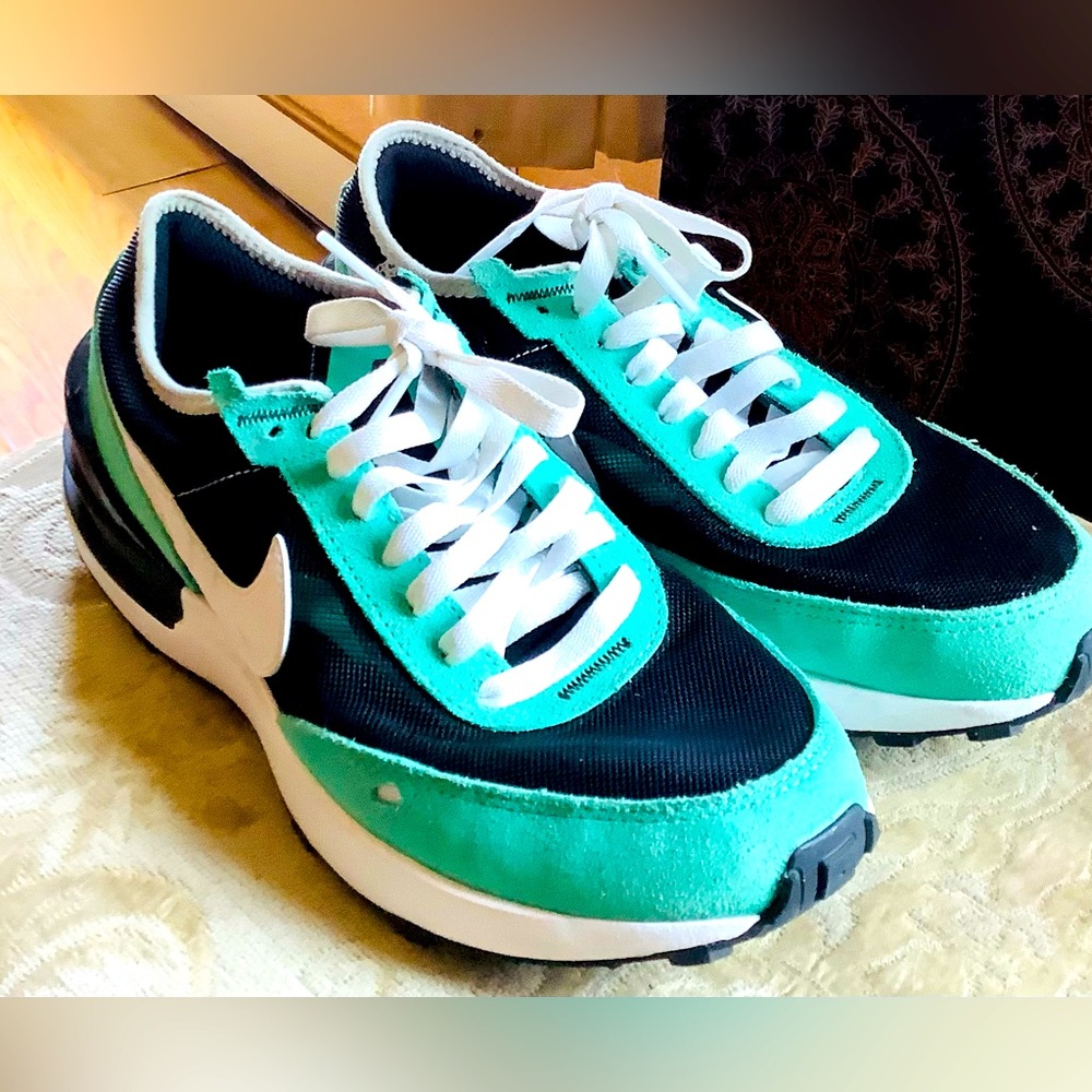 Nike Waffle One GS Black Light Menta Training Shoes | Size 5Y or Women’s 6.5